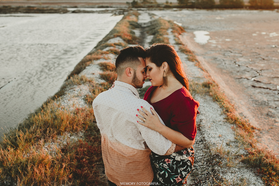 ensaio-casal-carol-marcelo-salinas-araruama-regiao-dos-lagos-memory-fotografia-rio-de-janeiro-noivos-paulo-dias