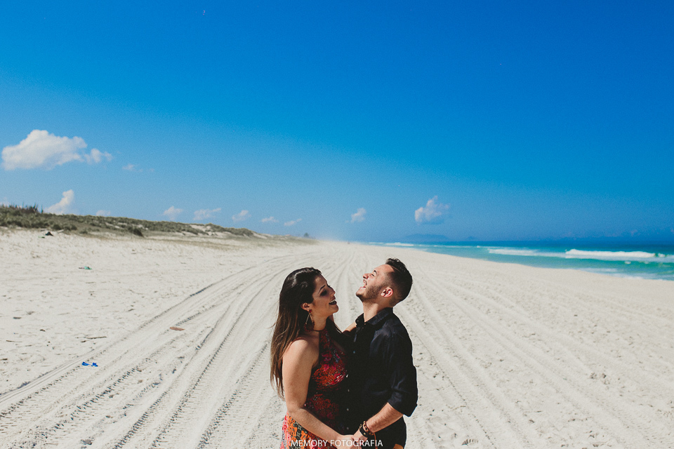 ensaio-casal-carol-marcelo-salinas-araruama-regiao-dos-lagos-memory-fotografia-rio-de-janeiro-noivos-paulo-dias
