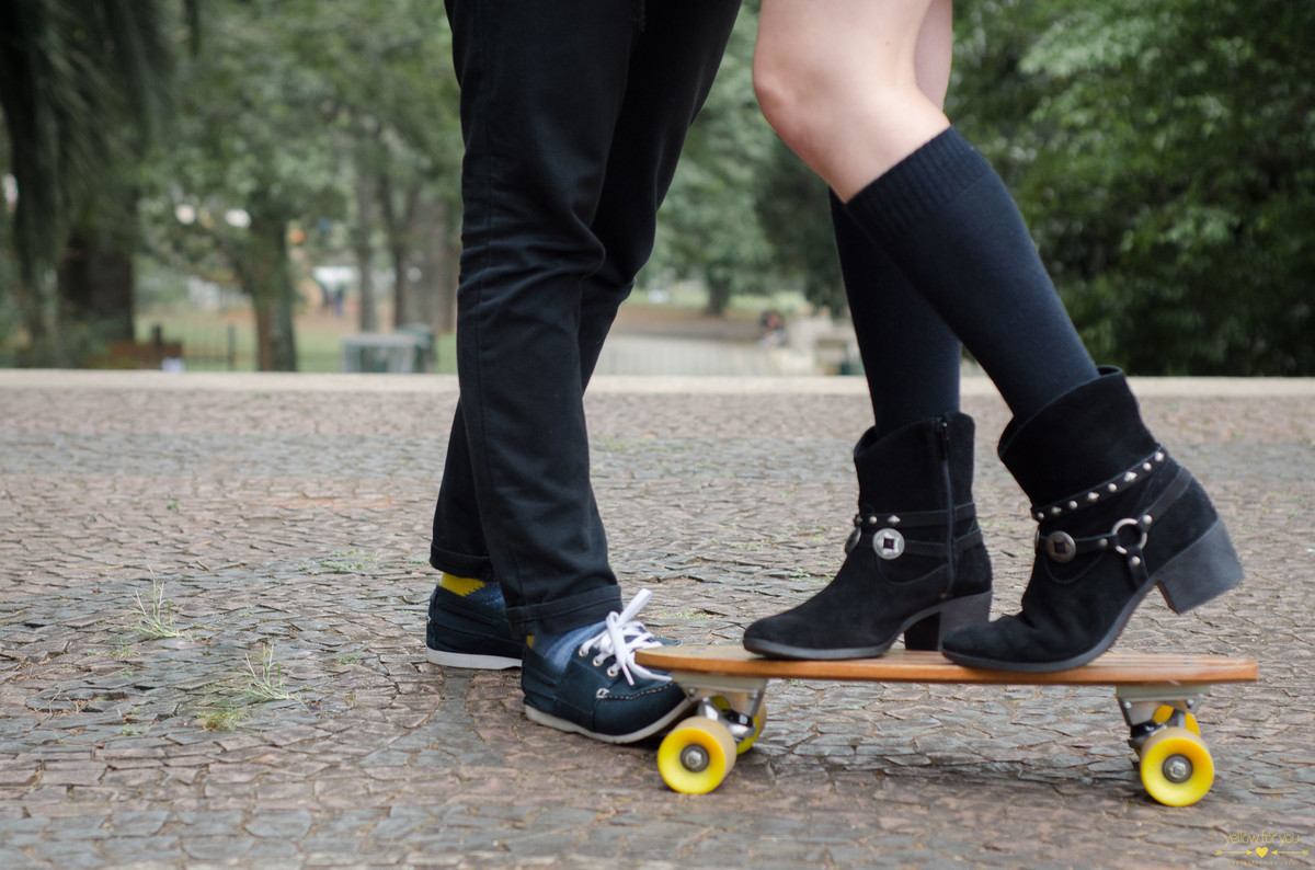 couple skate