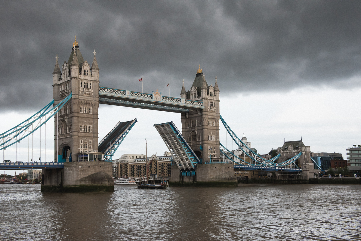 Tower Bridge London Couple intimate creative wedding creative photography small wedding