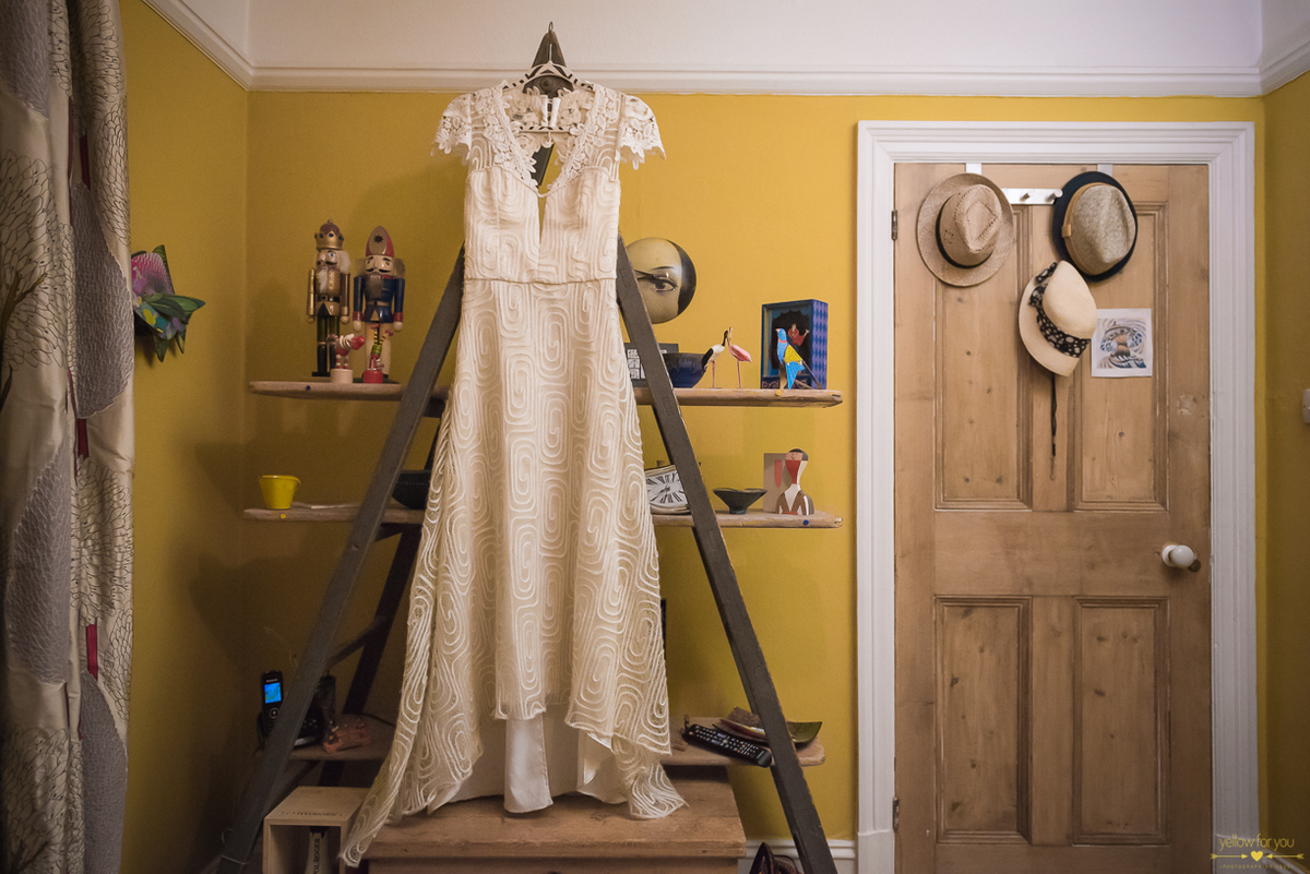 dress bride newbury england europe intimate creative wedding creative photography