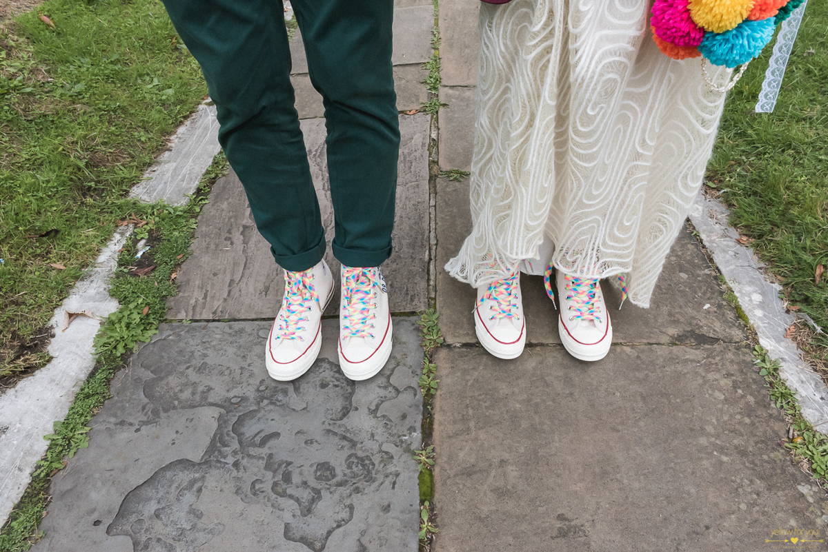 dress bride newbury england europe intimate creative wedding creative photography