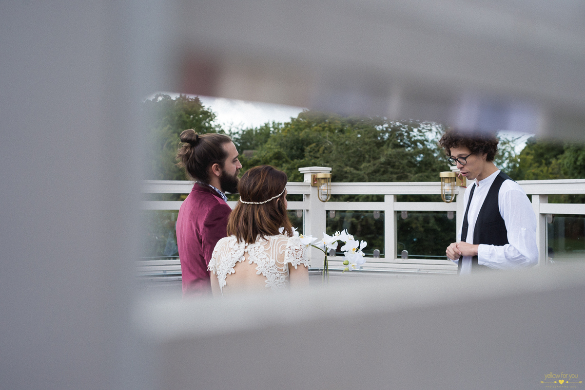 dress bride newbury england europe intimate creative wedding creative photography