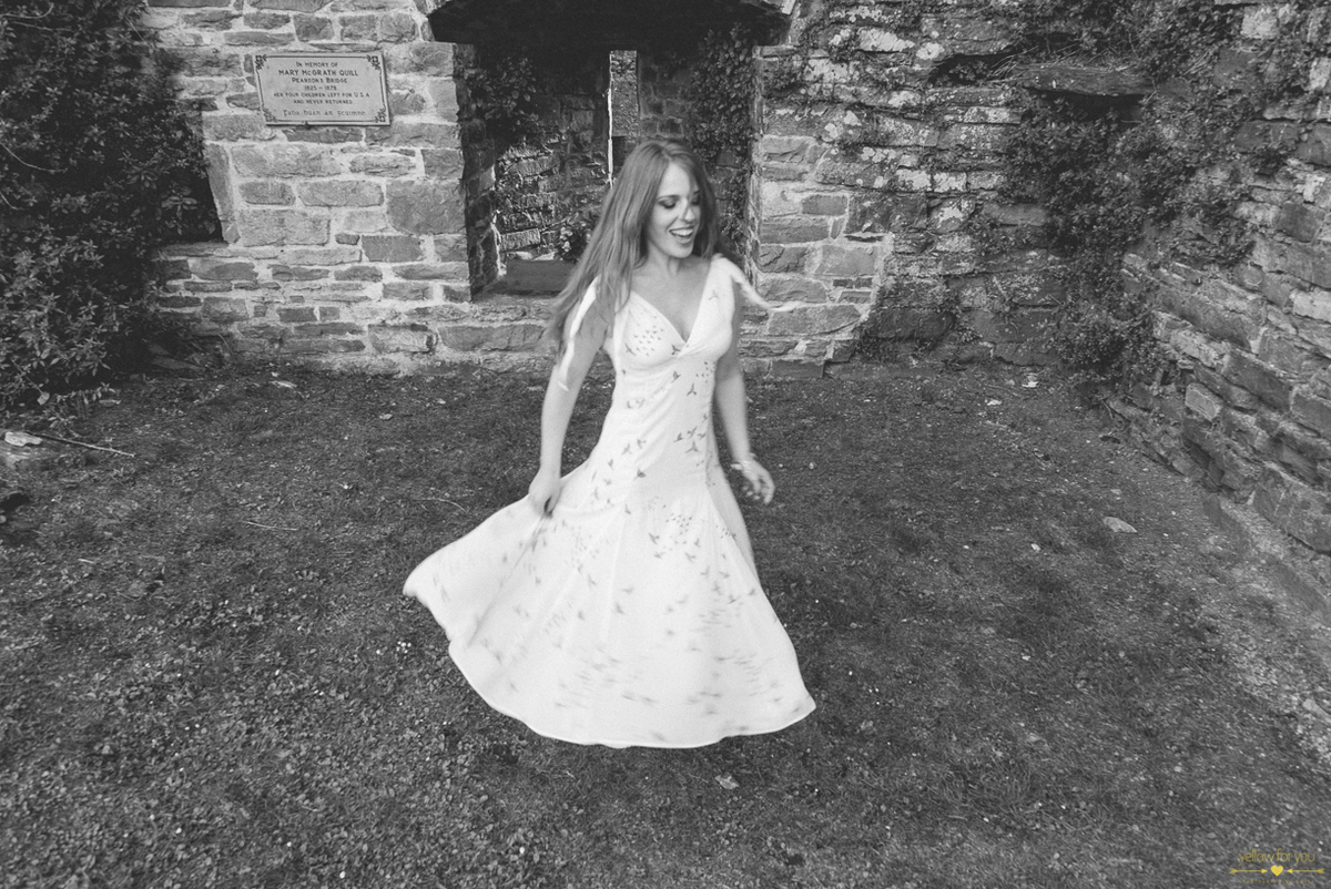 bride castle engagement photo shoot cork ireland
