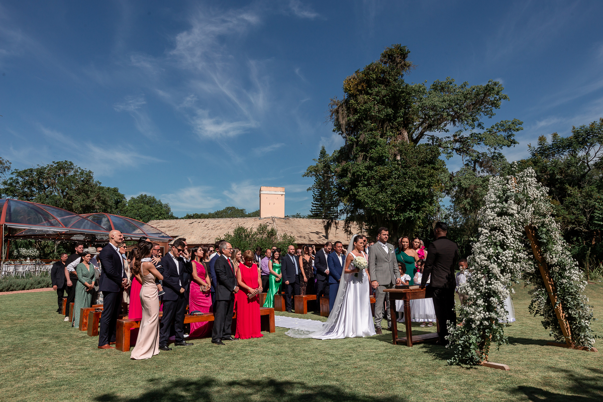 casamento no campo, vestido de noiva, festa de casamento, fotografo de casamento, casamento por do sol, make de noiva, roupa de noivo, casamento Porto Alegre, fotografo profissional, buque de noiva, sapato de noiva, ensaio de casamento, bolo, decoração