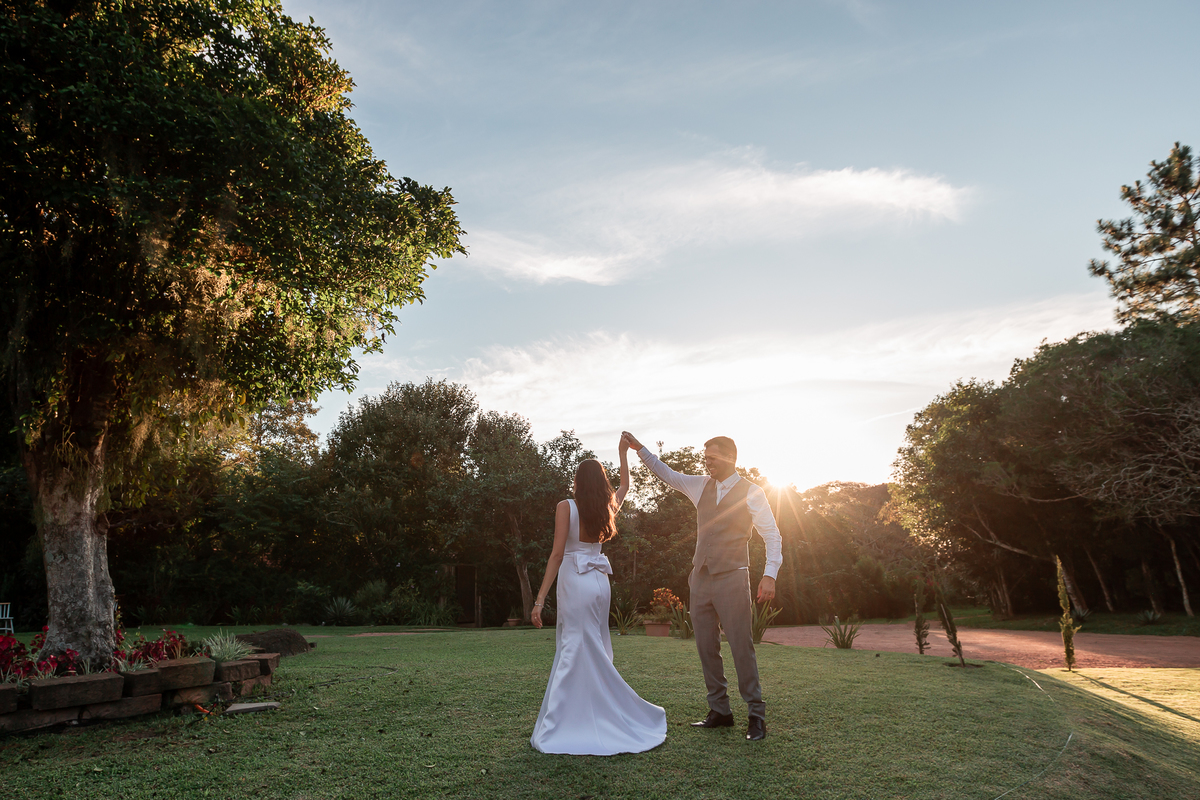 casamento no campo, vestido de noiva, festa de casamento, fotografo de casamento, casamento por do sol, make de noiva, roupa de noivo, casamento Porto Alegre, fotografo profissional, buque de noiva, sapato de noiva, ensaio de casamento, bolo, decoração