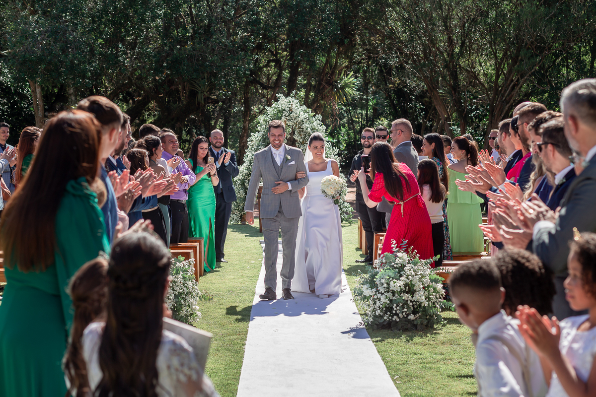 casamento no campo, vestido de noiva, festa de casamento, fotografo de casamento, casamento por do sol, make de noiva, roupa de noivo, casamento Porto Alegre, fotografo profissional, buque de noiva, sapato de noiva, ensaio de casamento, bolo, decoração