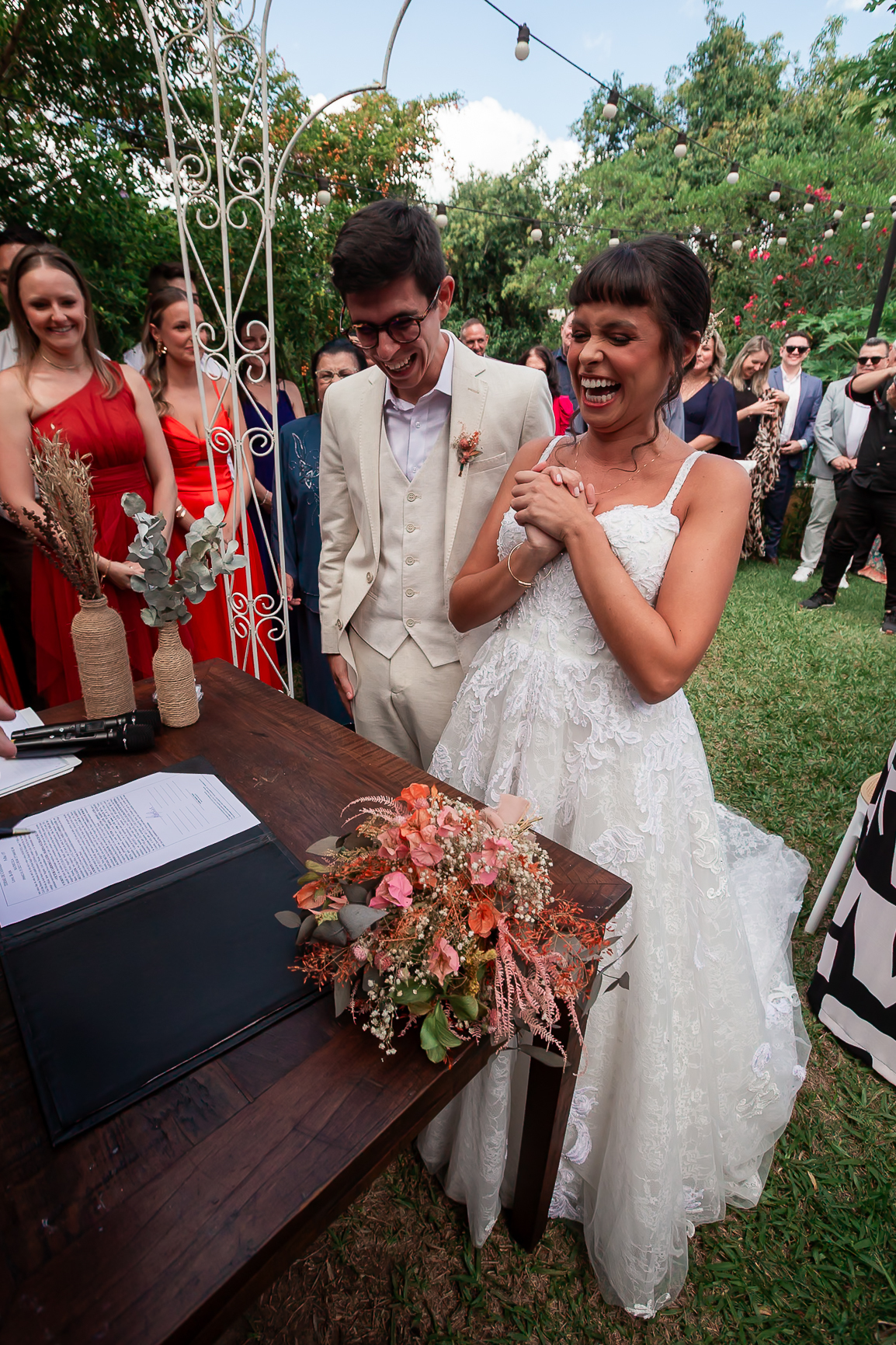fotos de casamento, fotografo porto alegre, fotos romanticas, fotos divertidas, vestido de noiva, festa de casamento, decoração de casamento, casamento romantico, buque de noiva