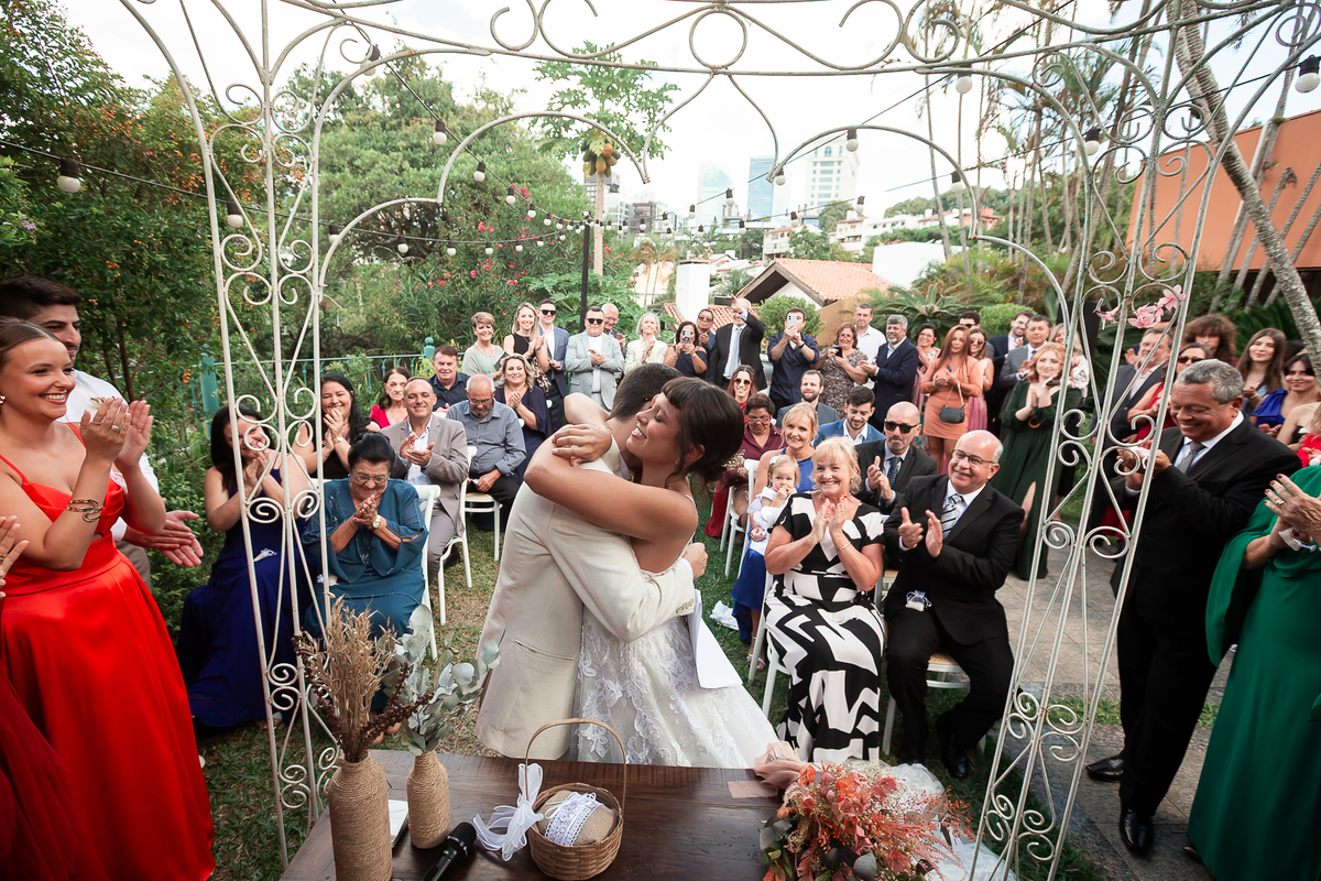 fotos de casamento, fotografo porto alegre, fotos romanticas, fotos divertidas, vestido de noiva, festa de casamento, decoração de casamento, casamento romantico, buque de noiva