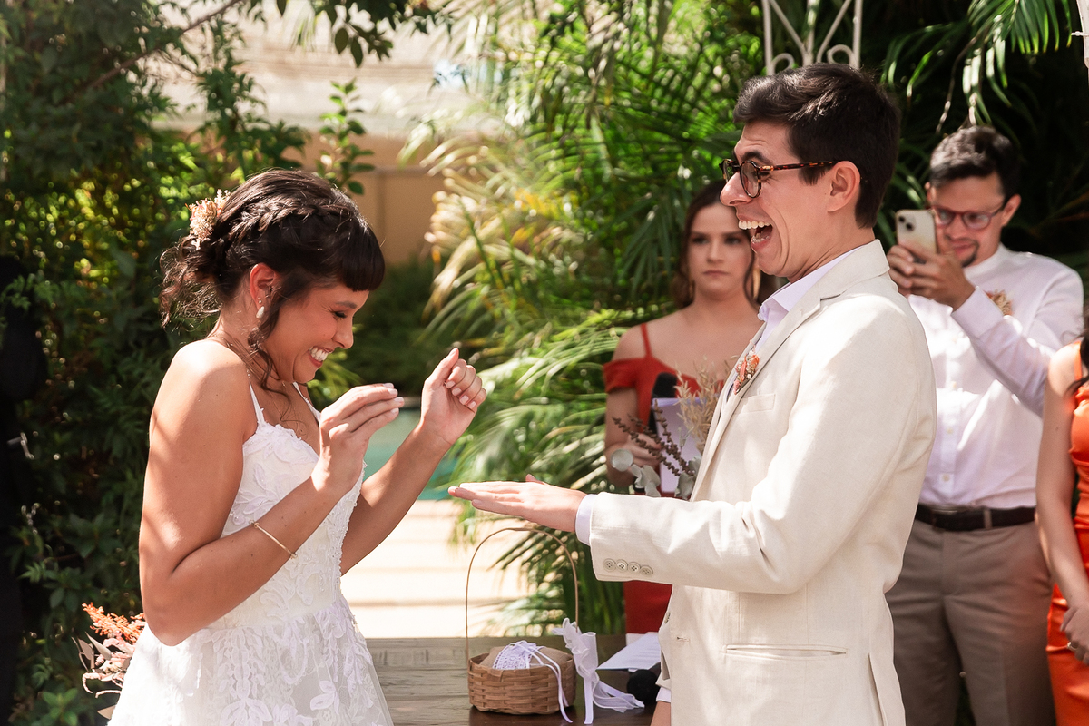 fotos de casamento, fotografo porto alegre, fotos romanticas, fotos divertidas, vestido de noiva, festa de casamento, decoração de casamento, casamento romantico, buque de noiva