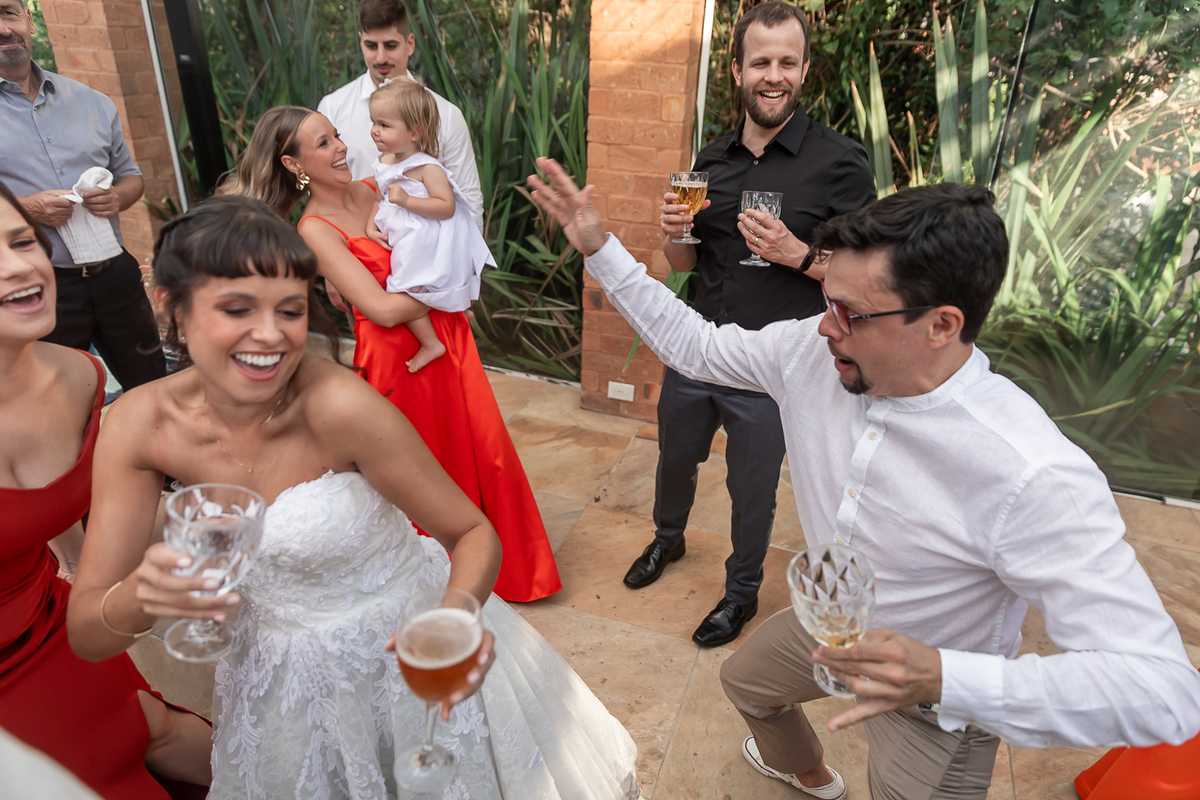 fotos de casamento, fotografo porto alegre, fotos romanticas, fotos divertidas, vestido de noiva, festa de casamento, decoração de casamento, casamento romantico, buque de noiva