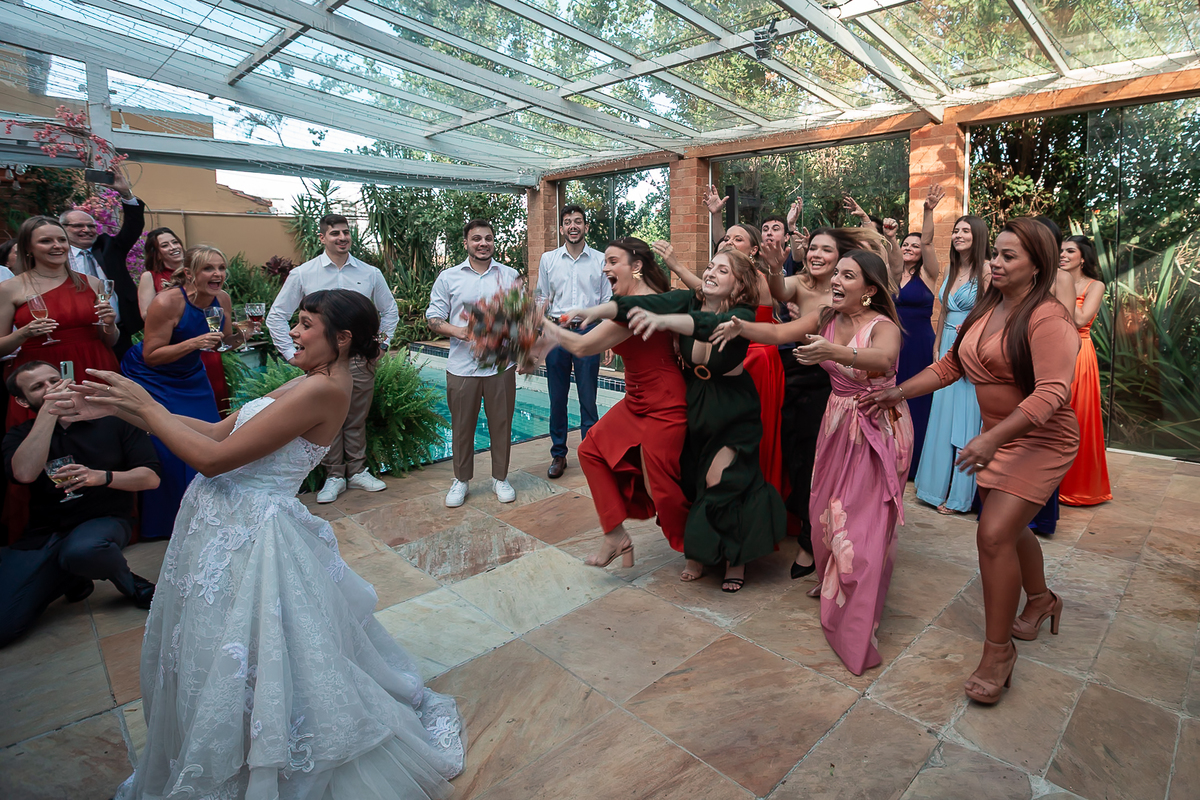 fotos de casamento, fotografo porto alegre, fotos romanticas, fotos divertidas, vestido de noiva, festa de casamento, decoração de casamento, casamento romantico, buque de noiva
