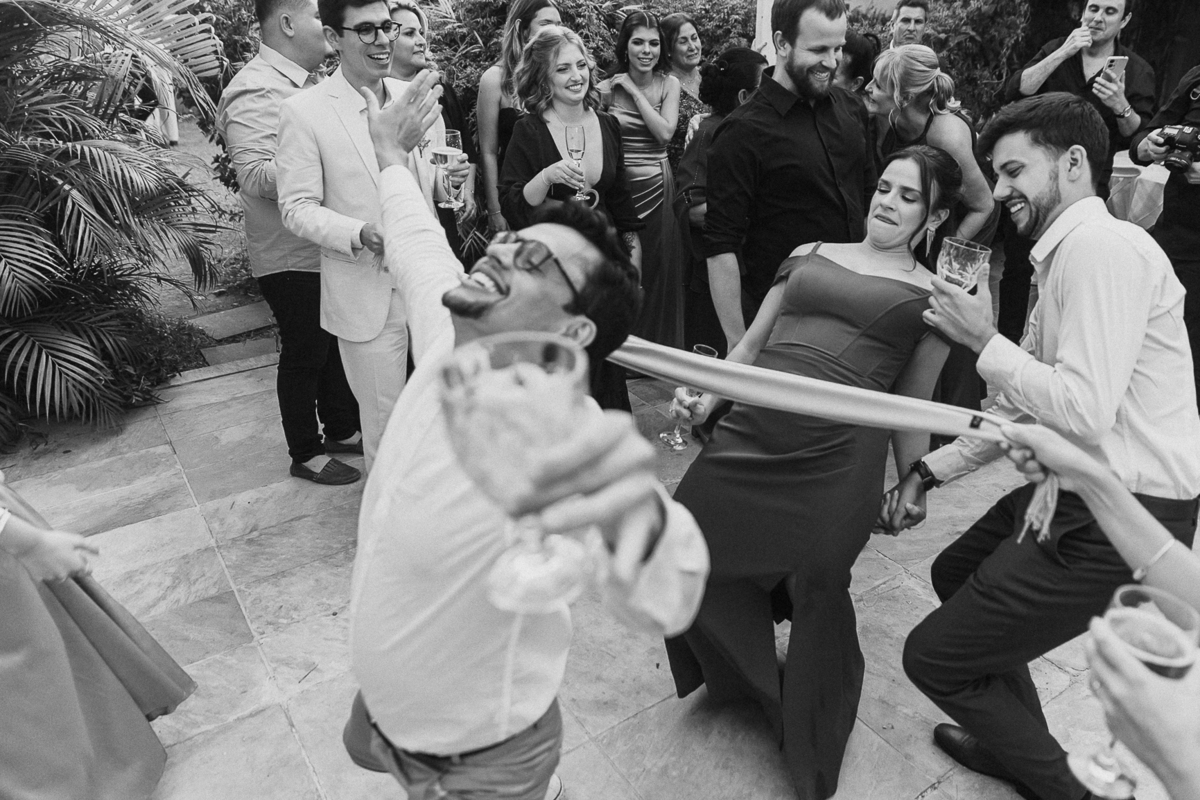 fotos de casamento, fotografo porto alegre, fotos romanticas, fotos divertidas, vestido de noiva, festa de casamento, decoração de casamento, casamento romantico, buque de noiva