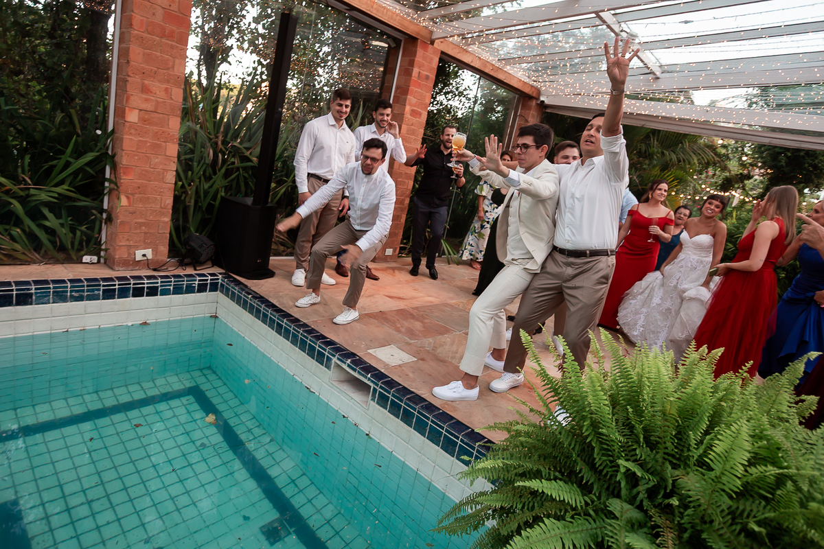 fotos de casamento, fotografo porto alegre, fotos romanticas, fotos divertidas, vestido de noiva, festa de casamento, decoração de casamento, casamento romantico, buque de noiva