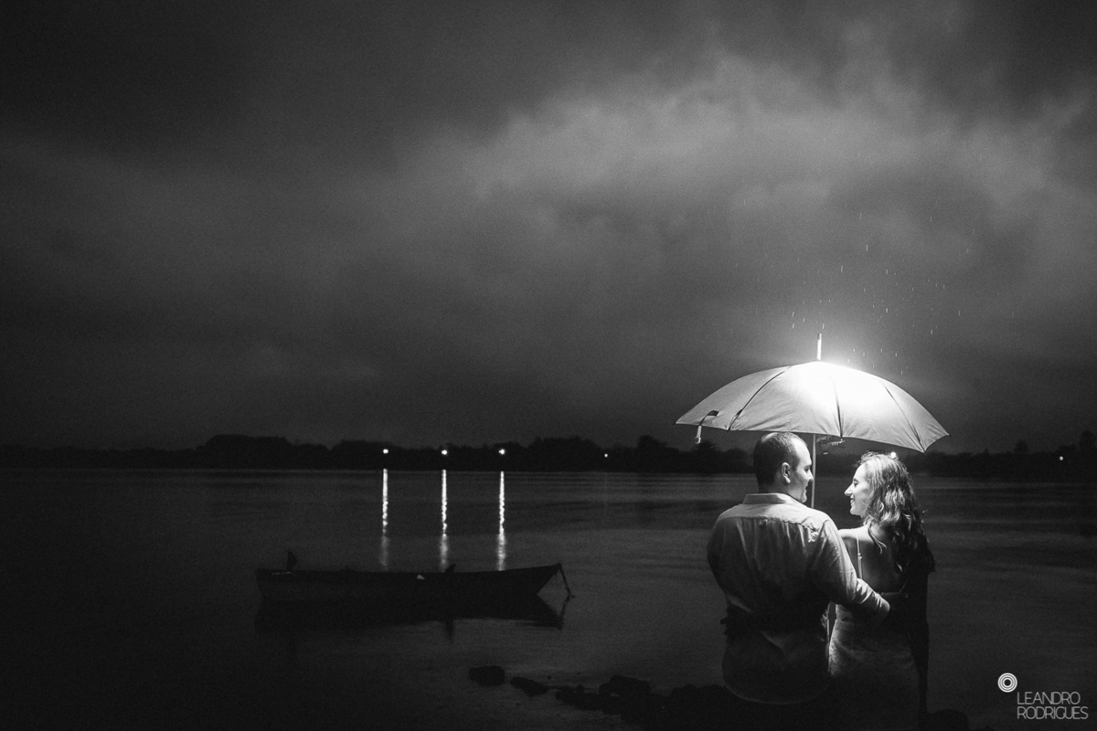 ensaio de casamento, ensaio fotográfico de casamento, pré wedding, míni wedding, casamento na praia, ensaio fotográfico na praia, noiva, noivo, buquê de noiva, vestido de noiva, roupa para ensaio, fotos na praia, roupa de noivo