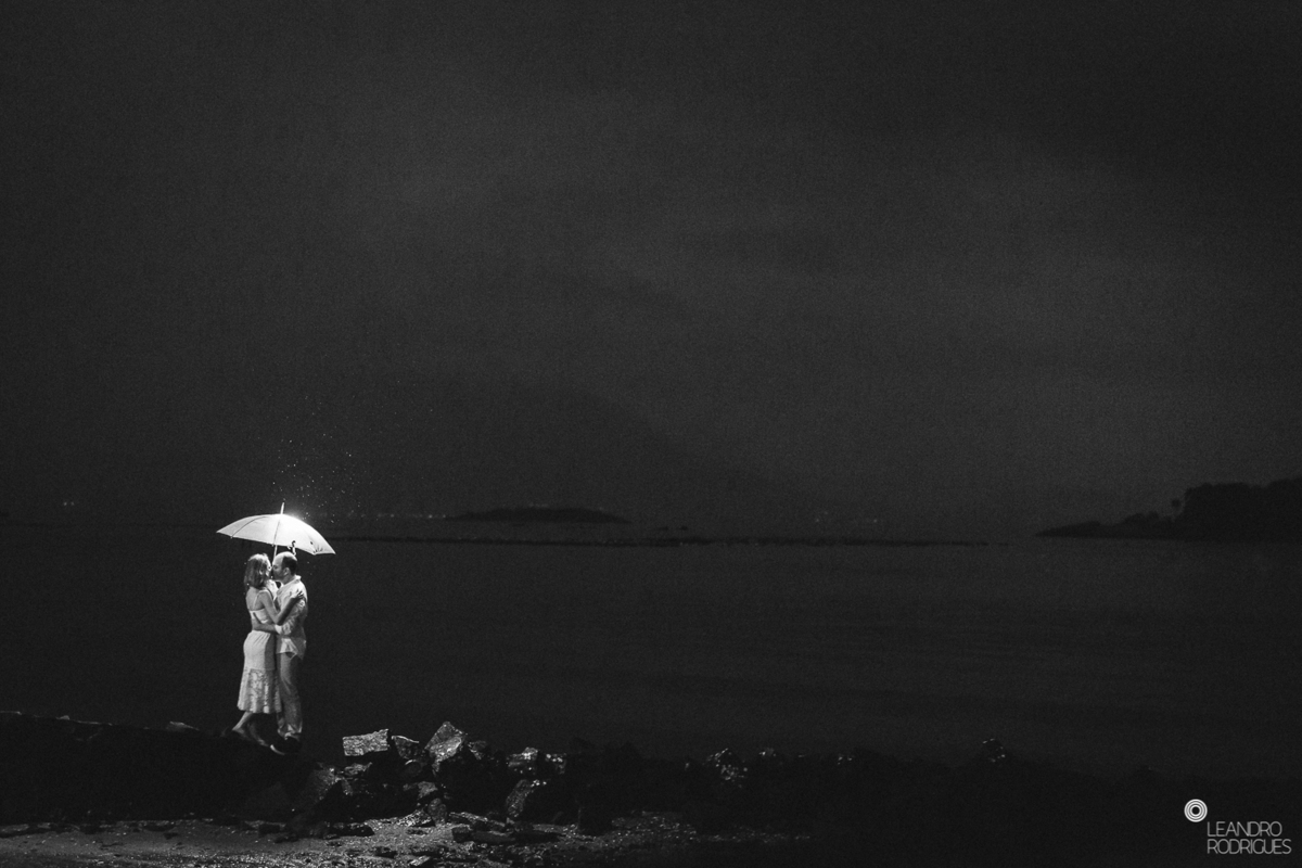 ensaio de casamento, ensaio fotográfico de casamento, pré wedding, míni wedding, casamento na praia, ensaio fotográfico na praia, noiva, noivo, buquê de noiva, vestido de noiva, roupa para ensaio, fotos na praia, roupa de noivo