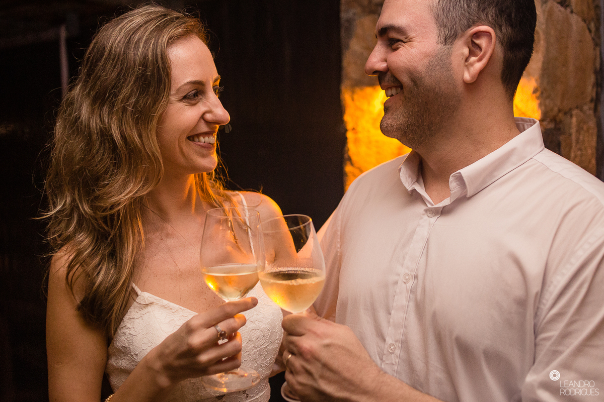 ensaio de casamento, ensaio fotográfico de casamento, pré wedding, míni wedding, casamento na praia, ensaio fotográfico na praia, noiva, noivo, buquê de noiva, vestido de noiva, roupa para ensaio, fotos na praia, roupa de noivo