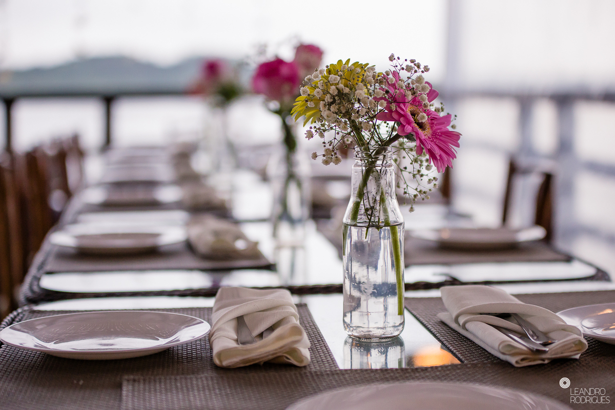 ensaio de casamento, ensaio fotográfico de casamento, pré wedding, míni wedding, casamento na praia, ensaio fotográfico na praia, noiva, noivo, buquê de noiva, vestido de noiva, roupa para ensaio, fotos na praia, roupa de noivo