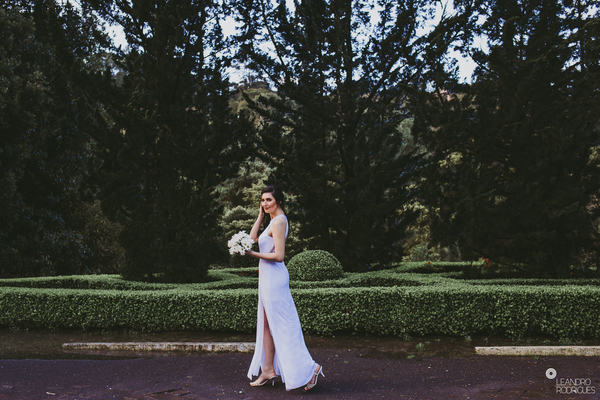 ensaio pré wedding, ensaio fotográfico, ensaio pré casamento, noivos, fotógrafo de casamento, fotografo em porto alegre, retrato de noiva, foto de casal, casamento, buque de noiva, vestido de noiva, roupa de noivo, castelo, casamento no castelo, 