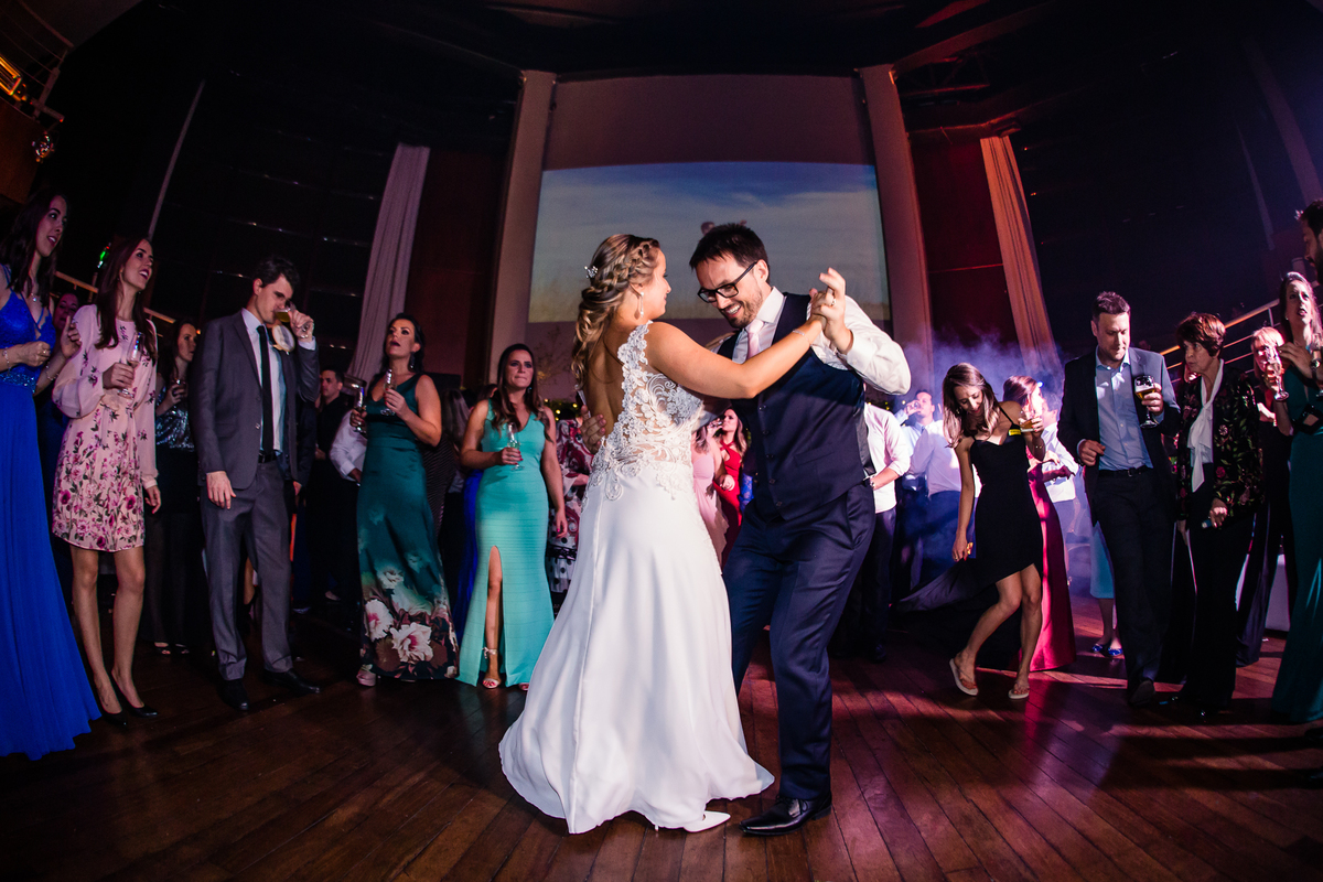 make de noiva, penteado de noiva, vestido de noiva, dress, buque, casamento, fotografo de casamento,fotografo porfissional,terno de noivo,festa em porto alegre,cerimonia de casamento,festa de casamento, sapato de noivo,cerimonial, dança dos noivos