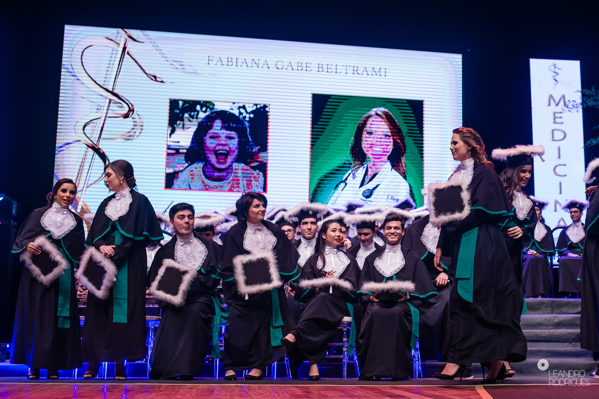 fotografo de formatura, formatura, toga, formanda, cerimônia, colação de grau, festa de formatura, toga, barrete,  odonto, medicina, direito, universidade, faculdade