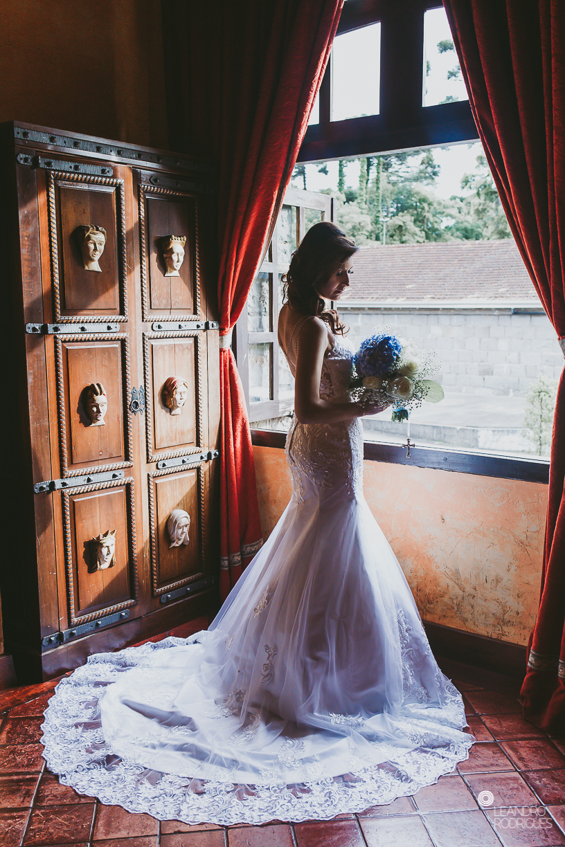 casamento no castelo, festa de casamento, vestido de noiva, terno de noivo, casamento na serra