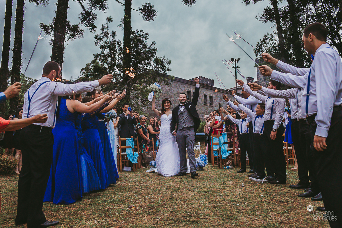 casamento no castelo, festa de casamento, vestido de noiva, terno de noivo, casamento na serra