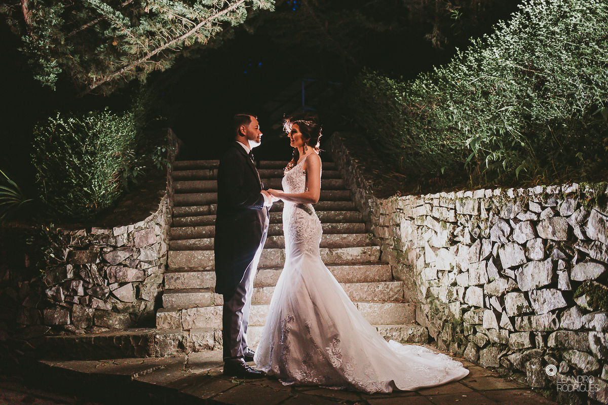casamento no castelo, festa de casamento, vestido de noiva, terno de noivo, casamento na serra