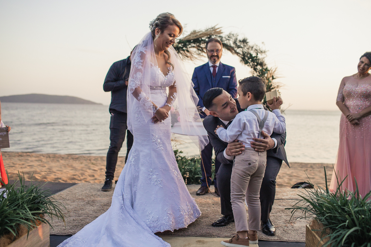 casamento por do sol, casamento rustico, vestido de noiva, noivos, buque de noiva, por do sol, casamento ao ar livre, festa de casamento