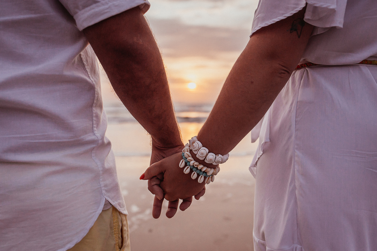 ensaio na praia, prewedding, fotografodecasamento, fotosnapraia,torre, roupa de noiva, ensaio de casal