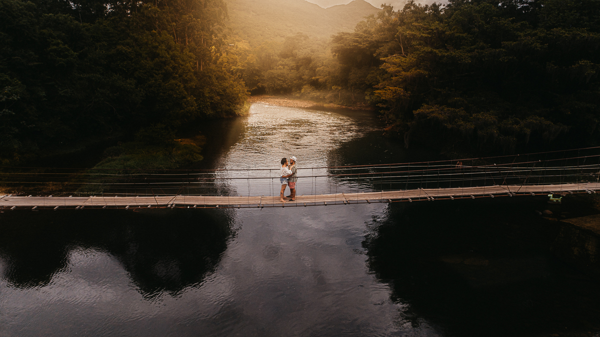ensaio na praia, prewedding, fotografodecasamento, fotosnapraia,torre, roupa de noiva, ensaio de casal