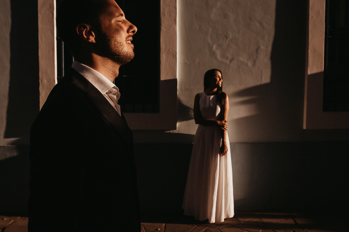 ensaio fotografico, porto alegre, wedding, pré casamento, fotografo de casamento, vestido de noiva, ensaio de casal, fotografo porto alegre, centro histórico, gasômetro, por do sol, noivos, casa de cultura mario quintana, catedral