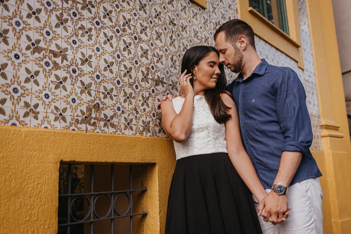 ensaio fotografico, porto alegre, wedding, pré casamento, fotografo de casamento, vestido de noiva, ensaio de casal, fotografo porto alegre, centro histórico, gasômetro, por do sol, noivos, casa de cultura mario quintana, catedral