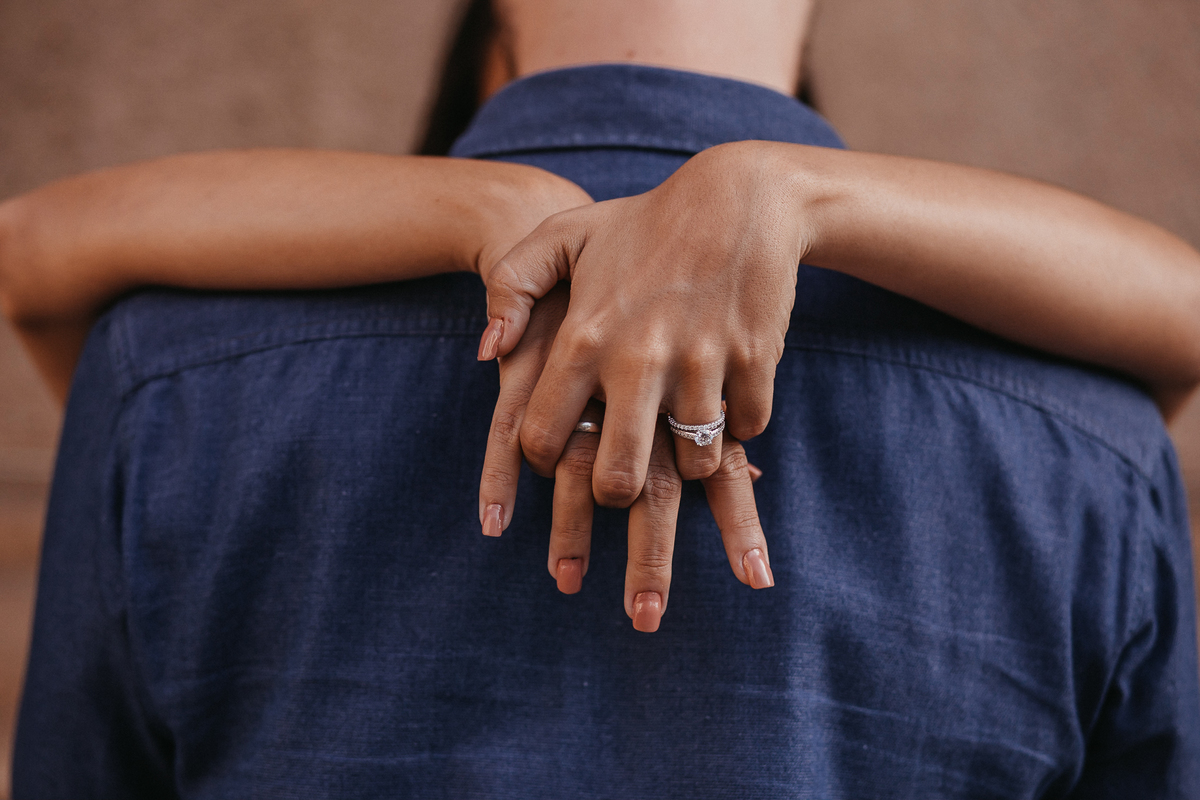 ensaio fotografico, porto alegre, wedding, pré casamento, fotografo de casamento, vestido de noiva, ensaio de casal, fotografo porto alegre, centro histórico, gasômetro, por do sol, noivos, casa de cultura mario quintana, catedral