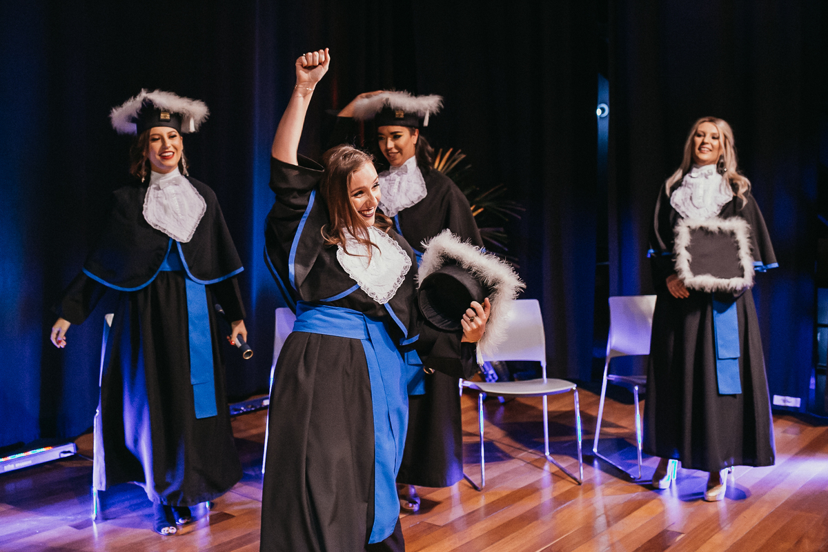 formatura, medicina, biomedicina, direito, odonto, arquitetura, fotografo de formatura, festa, colação de grau, decoração, diploma, faculdade, universidade 