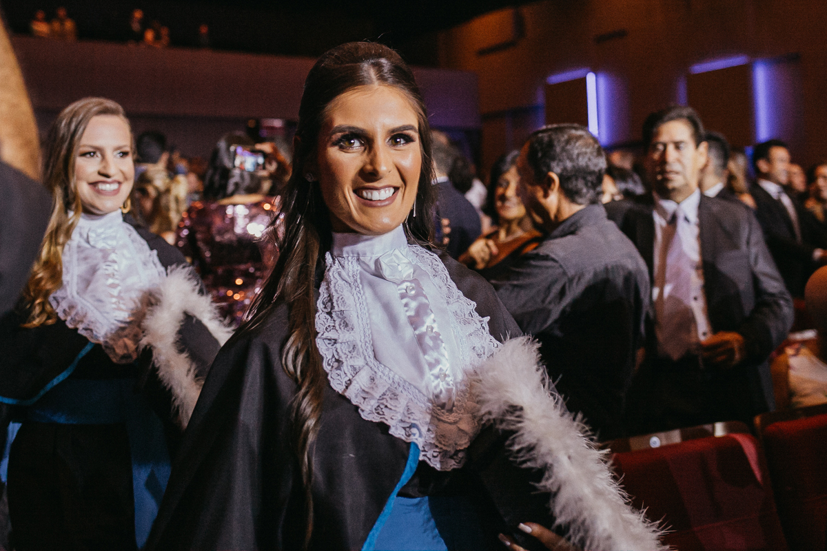 formatura, festa, decoração, arquitetura, formanda, fotografo de formatura, faculdade, pucrs, unisinos, ulbra, ufrgs, medicina, direito, prova de toga, diploma, fotografo porto alegre, fotografo profissional