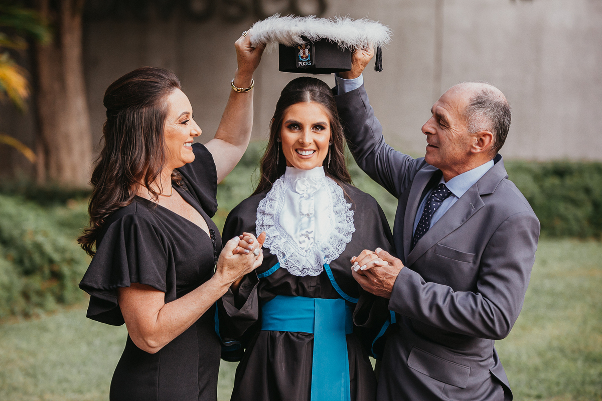 formatura, festa, decoração, arquitetura, formanda, fotografo de formatura, faculdade, pucrs, unisinos, ulbra, ufrgs, medicina, direito, prova de toga, diploma, fotografo porto alegre, fotografo profissional