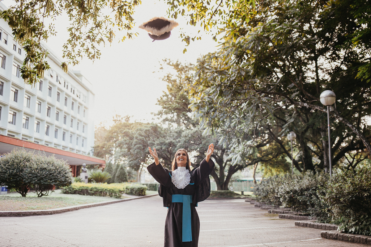formatura, festa, decoração, arquitetura, formanda, fotografo de formatura, faculdade, pucrs, unisinos, ulbra, ufrgs, medicina, direito, prova de toga, diploma, fotografo porto alegre, fotografo profissional
