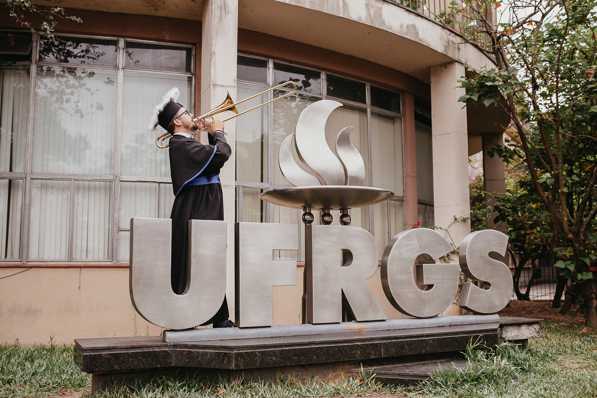 formatura, musica, ufrgs, pucrs, ulbra, unisinos, faculdade, universidade, festa de formatura, festa de direito, formando, medicina, arquitetura, prova de toga, diploma, toga, trombone, instituto de artes, fotografo de formatura, 