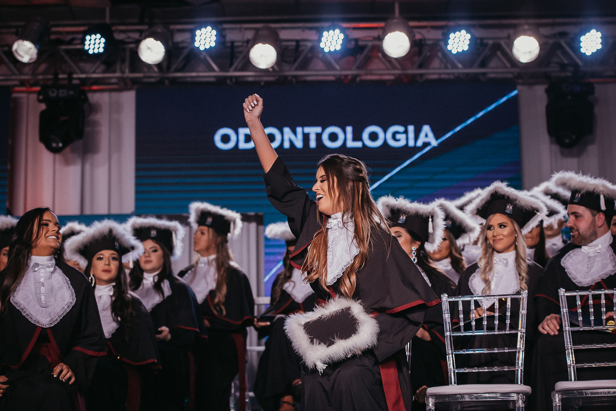 odonto, formatura, colação de grau, festa de formatura, formanda, pucrs, prova de togas, odontologia, decoração de formatura, vestido de festa