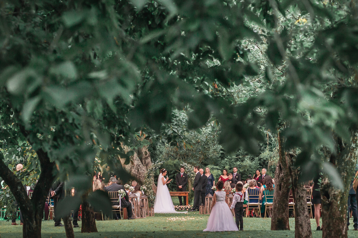vestido de noiva, casamento, noivos, casamento no campo, sitio para casamento, fotografo de casamento, ensaio de noivos, dança de noivos, madrinhas, padrinhos , buque de noiva
