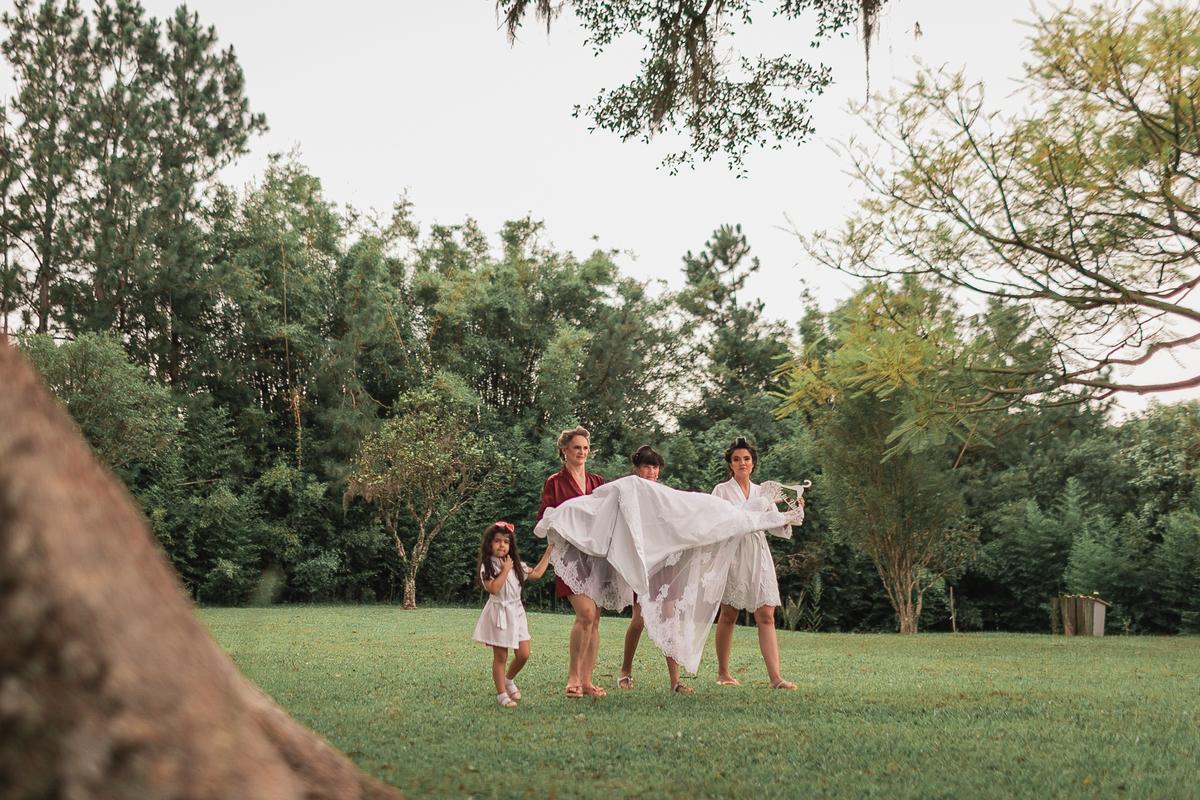 vestido de noiva, casamento, noivos, casamento no campo, sitio para casamento, fotografo de casamento, ensaio de noivos, dança de noivos, madrinhas, padrinhos 