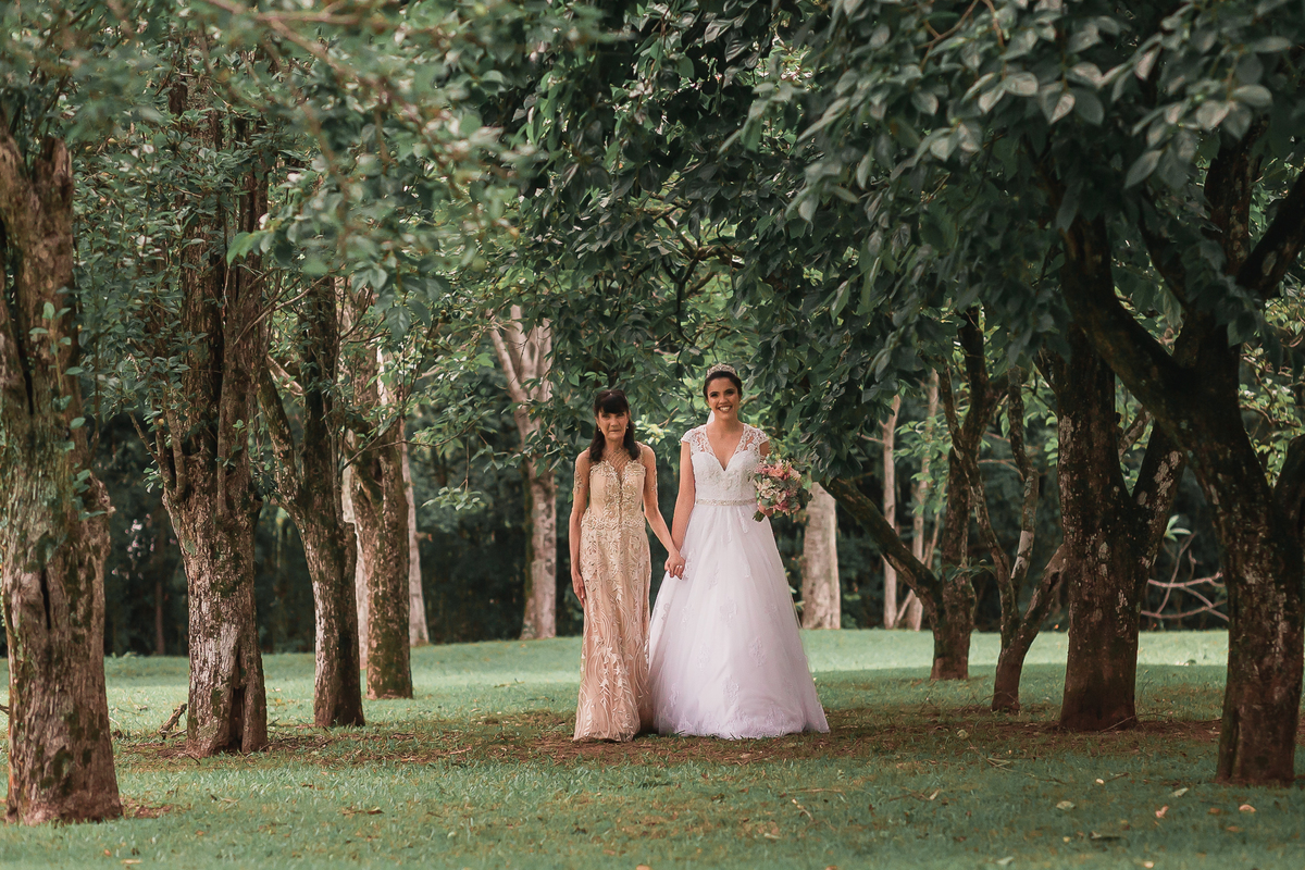 vestido de noiva, casamento, noivos, casamento no campo, sitio para casamento, fotografo de casamento, ensaio de noivos, dança de noivos, madrinhas, padrinhos , buque de noiva