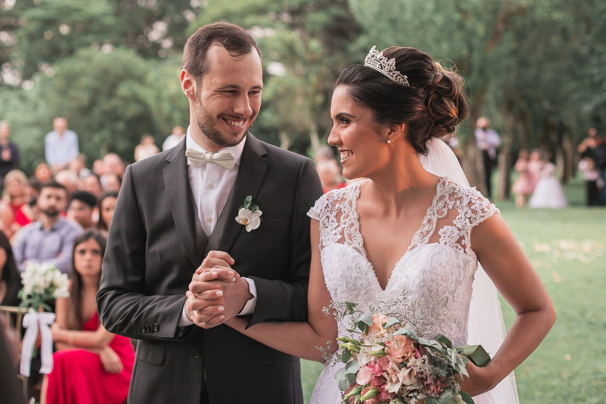 vestido de noiva, casamento, noivos, casamento no campo, sitio para casamento, fotografo de casamento, ensaio de noivos, dança de noivos, madrinhas, padrinhos , buque de noiva