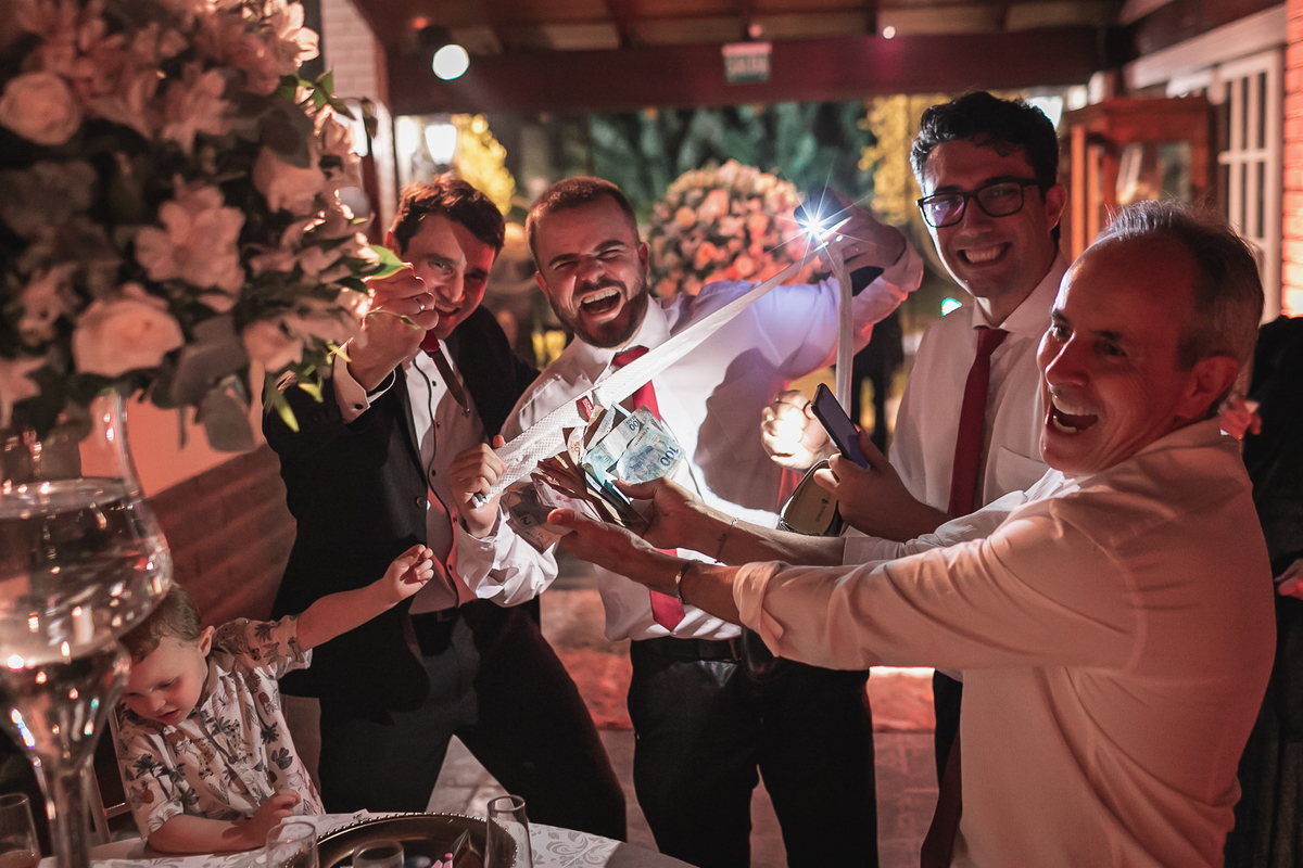 vestido de noiva, casamento, noivos, casamento no campo, sitio para casamento, fotografo de casamento, ensaio de noivos, dança de noivos, madrinhas, padrinhos , buque de noiva
