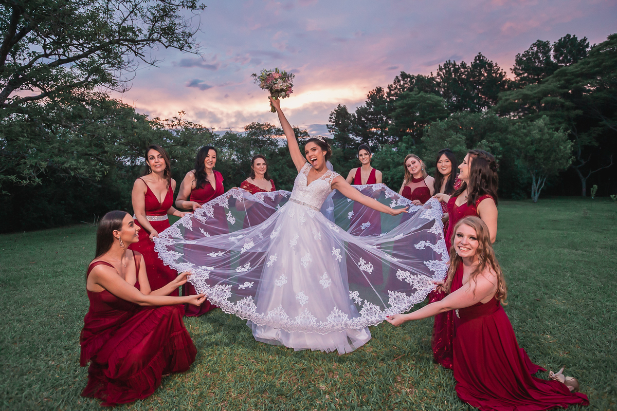 vestido de noiva, casamento, noivos, casamento no campo, sitio para casamento, fotografo de casamento, ensaio de noivos, dança de noivos, madrinhas, padrinhos , buque de noiva