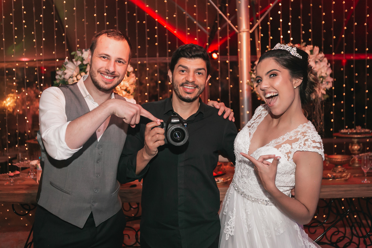 vestido de noiva, casamento, noivos, casamento no campo, sitio para casamento, fotografo de casamento, ensaio de noivos, dança de noivos, madrinhas, padrinhos , buque de noiva
