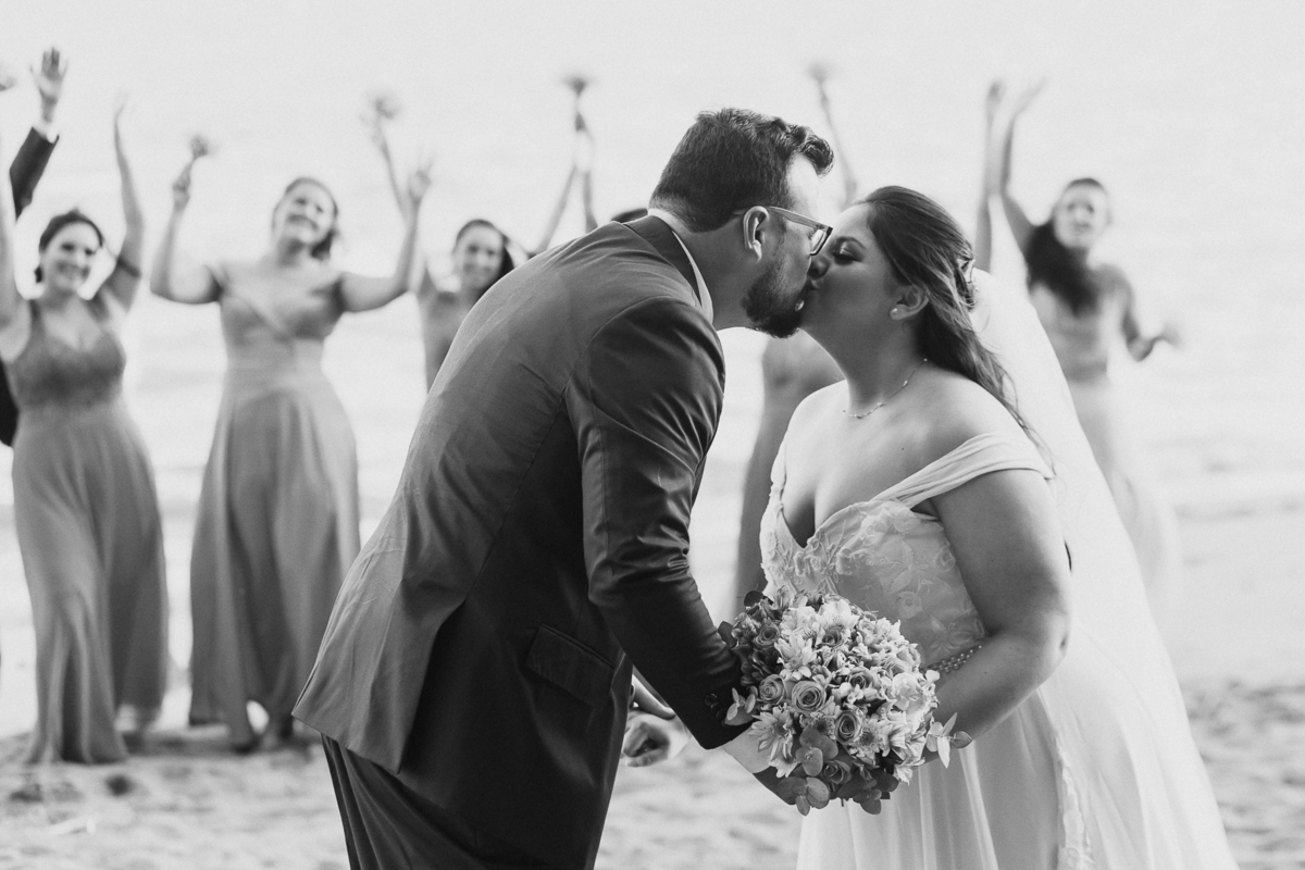 casamento, make de noiva, vestido de noiva, festa de casamento, fotografo de casamento, maquiagem de noiva, terno de noiva, festa de casamento, casamento por do sol, casamento na praia, buque, vestido de madrinha, fotos madrinhas 