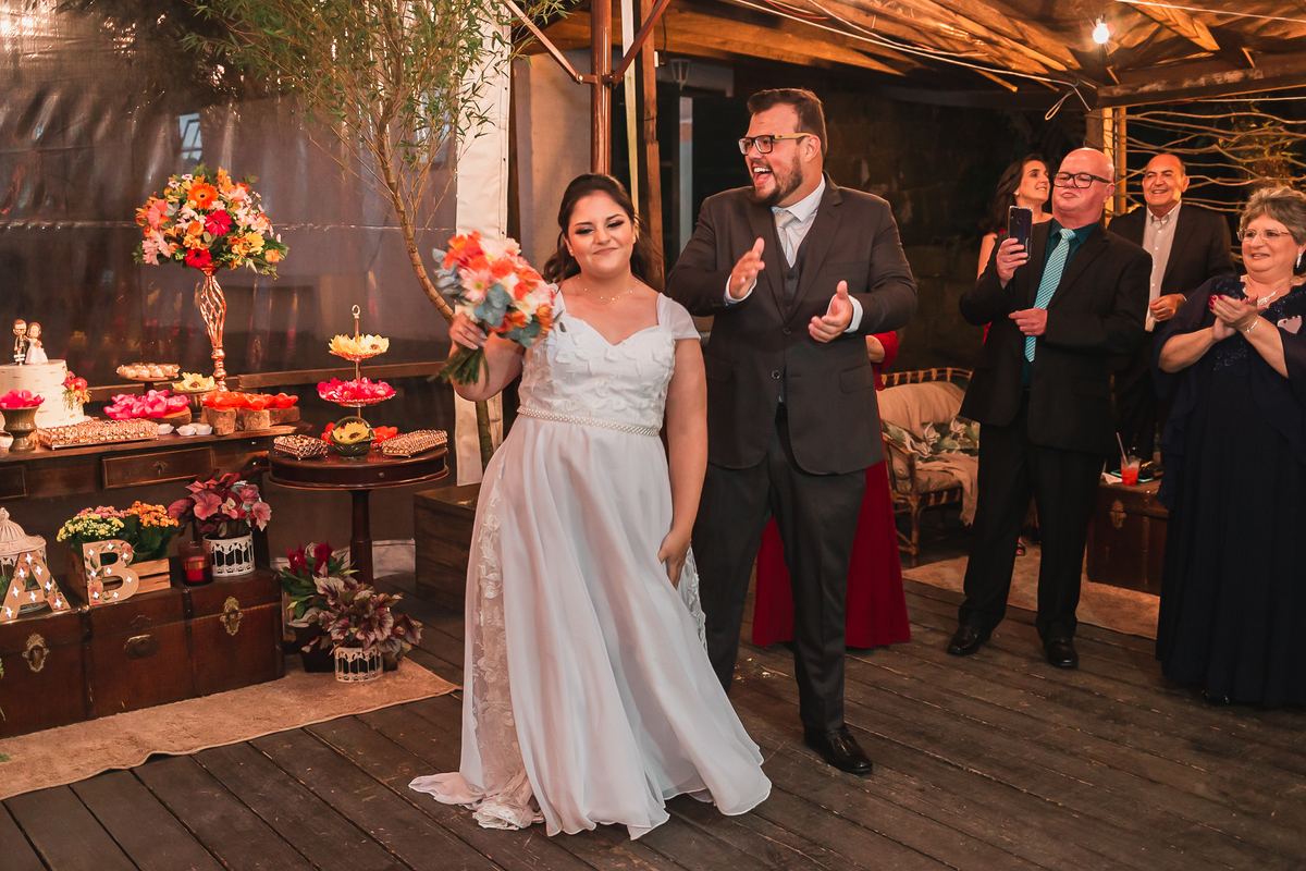 casamento, make de noiva, vestido de noiva, festa de casamento, fotografo de casamento, maquiagem de noiva, terno de noiva, festa de casamento, casamento por do sol, casamento na praia, buque, vestido de madrinha, fotos madrinhas 