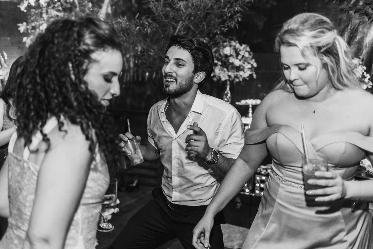 casamento, make de noiva, vestido de noiva, festa de casamento, fotografo de casamento, maquiagem de noiva, terno de noiva, festa de casamento, casamento por do sol, casamento na praia, buque, vestido de madrinha, fotos madrinhas 